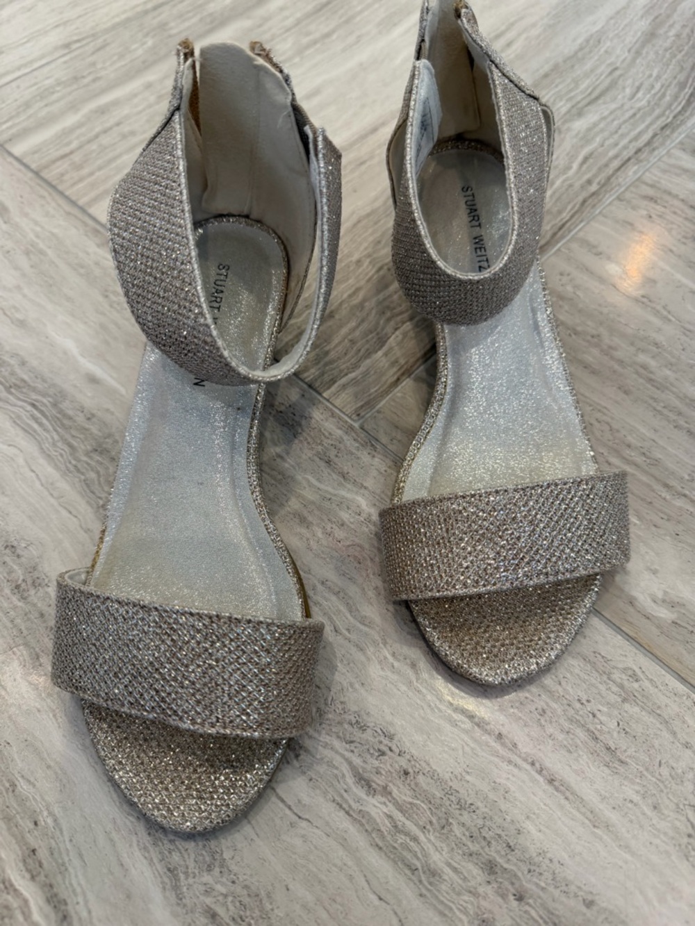 Girls Stuart Weitzman “Verna Alexa” Glitter Ankle-Strap Dress Shoes Size 1